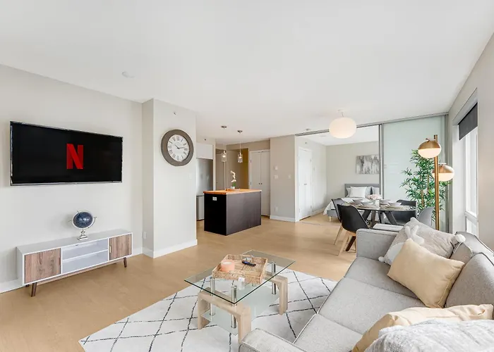 Panoramic Perfection Designer 2Br With City Views And Comfort