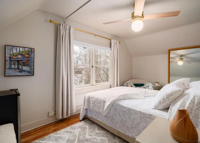 The Hunter House Bed And Breakfast