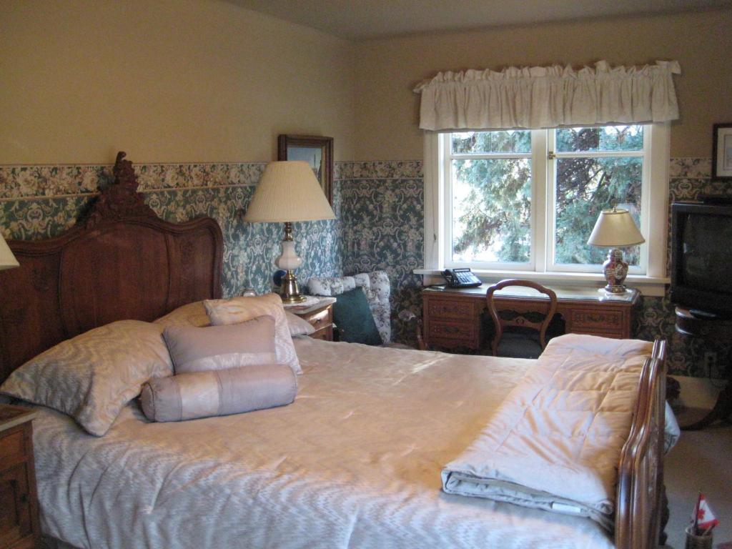 Point Grey Guest house 3*