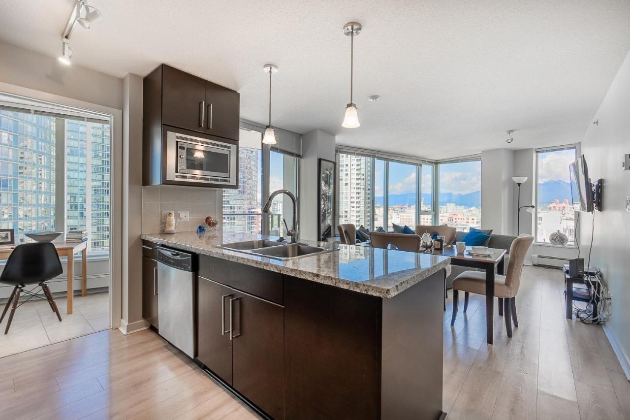 Stunning 2 Bedroom Condo With Downtown Views!!! Vancouver