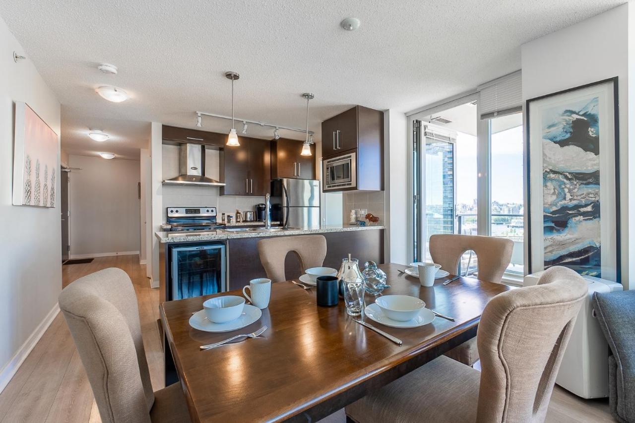 Apartment Stunning 2 Bedroom Condo With Downtown Views!!! *