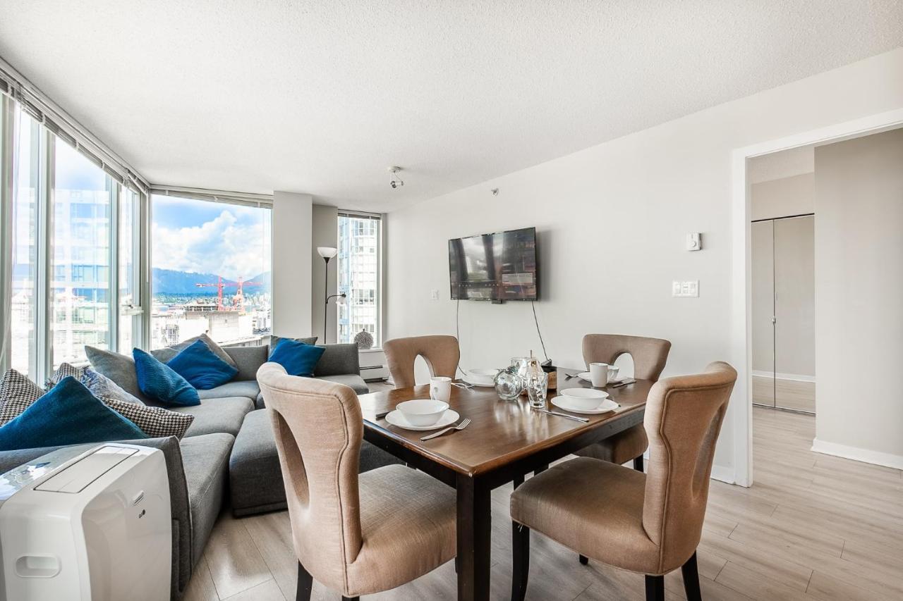 Apartment Stunning 2 Bedroom Condo With Downtown Views!!!