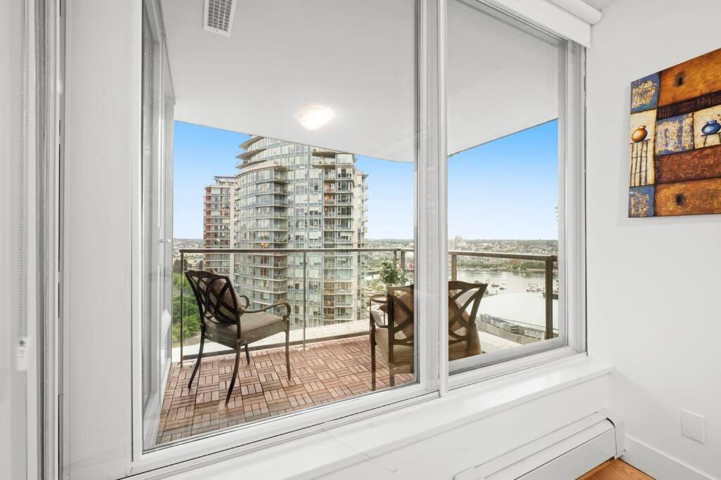 Water View In Downtown * Vancouver