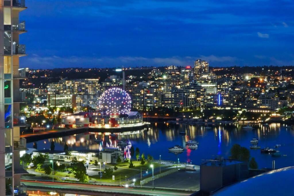 Apartment Water View In Downtown Vancouver