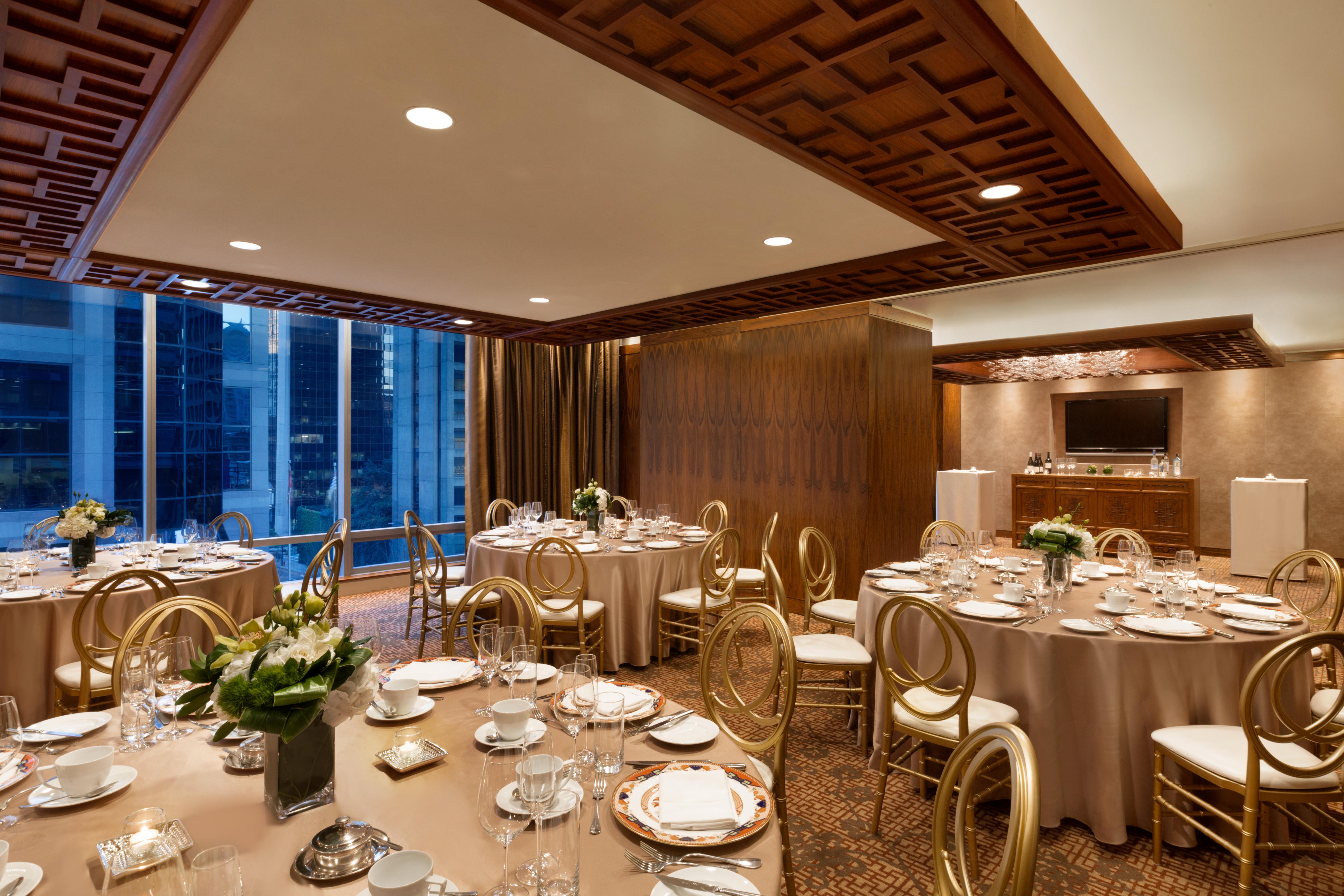 Shangri-la Hotel 5*