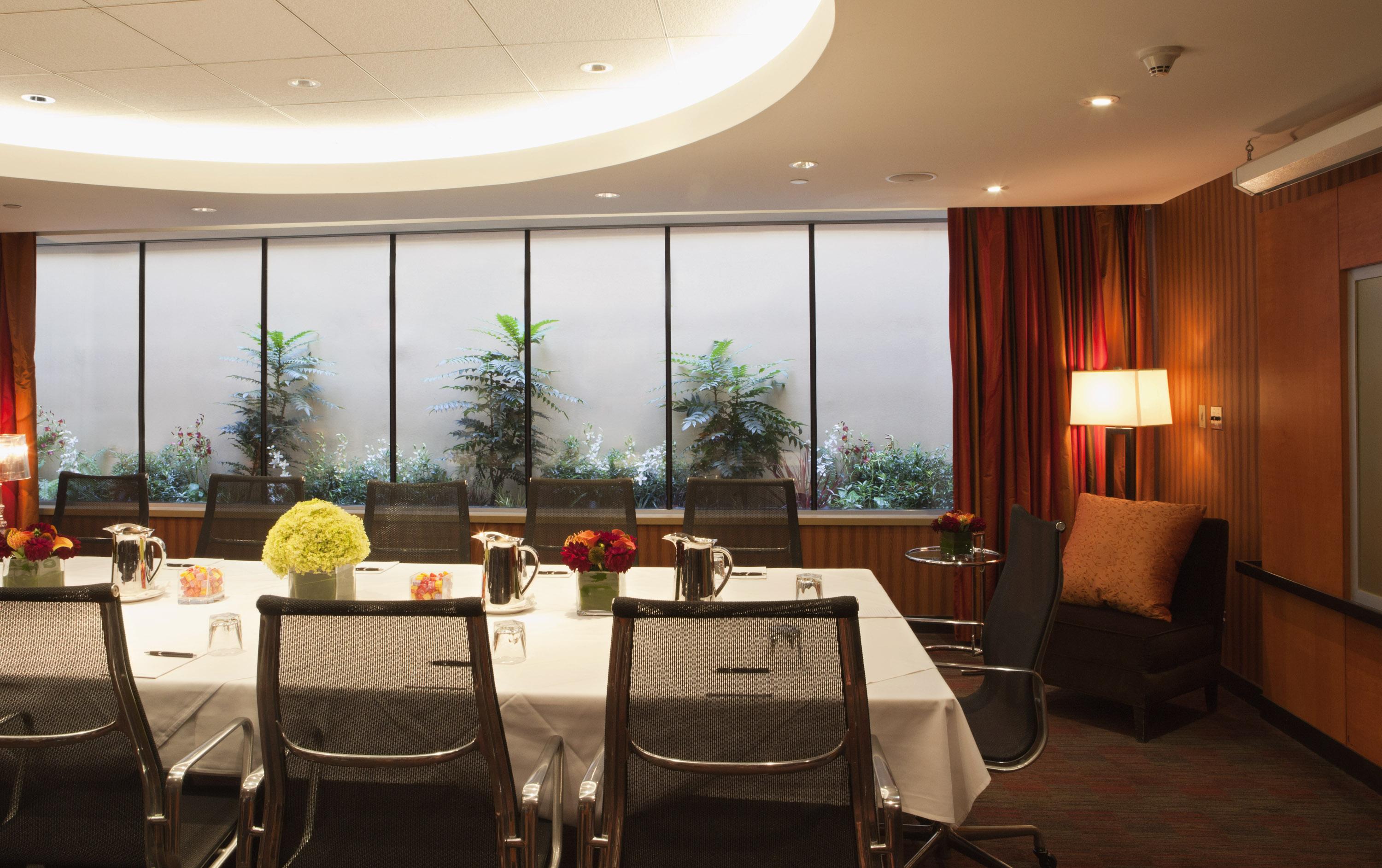 Opus Hotel 4*