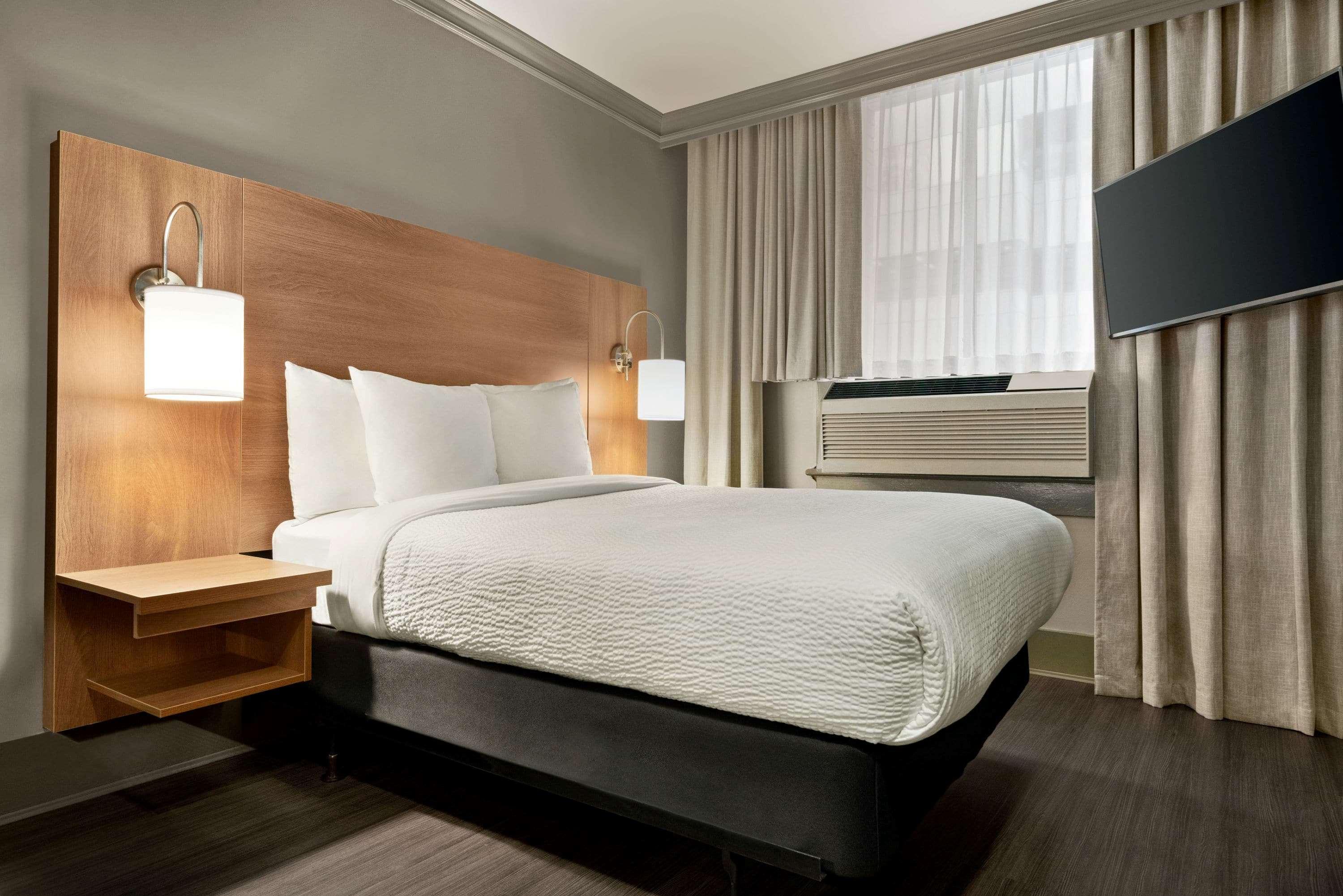 Days By Wyndham Downtown Vancouver