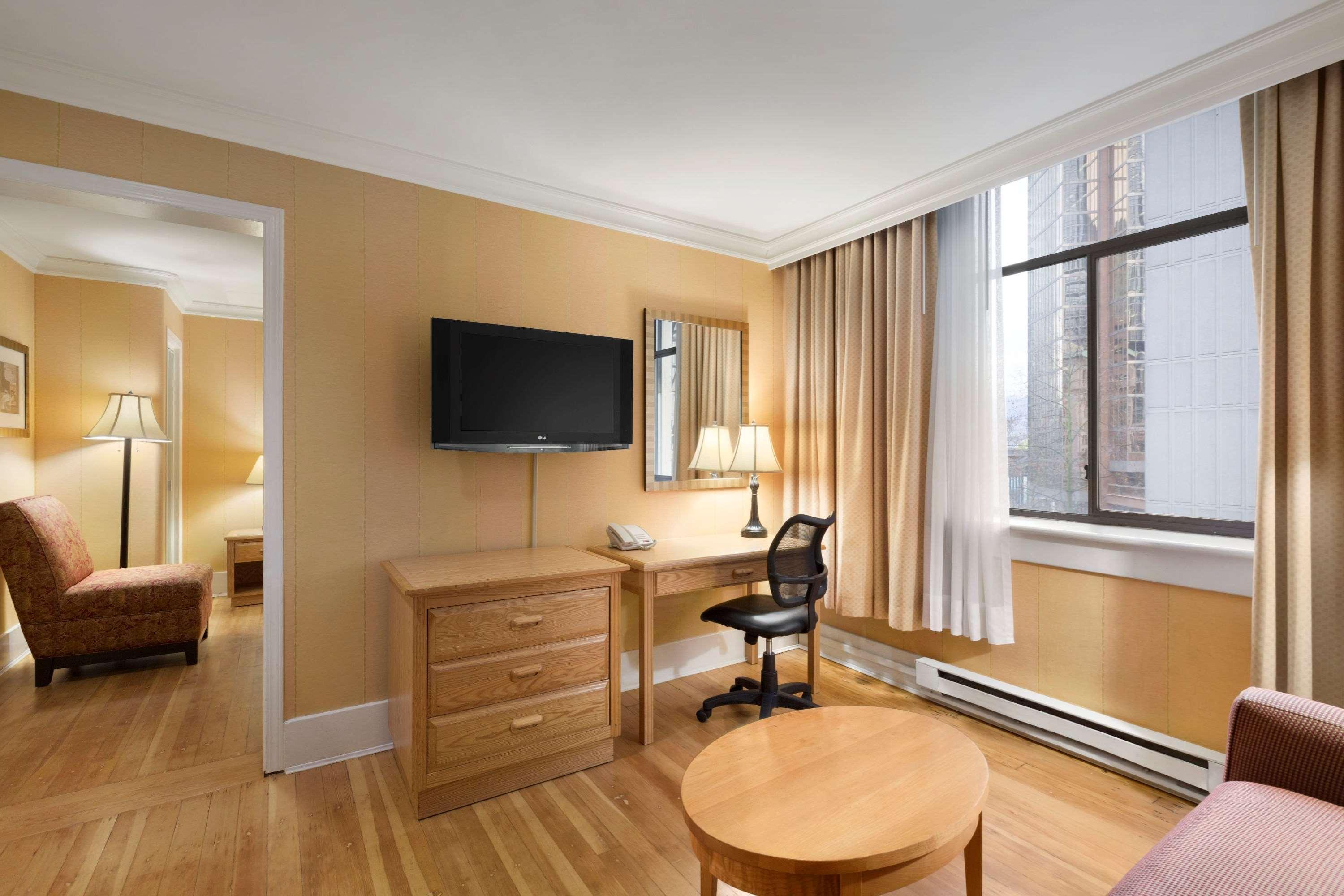 Days By Wyndham Downtown Hotel Vancouver
