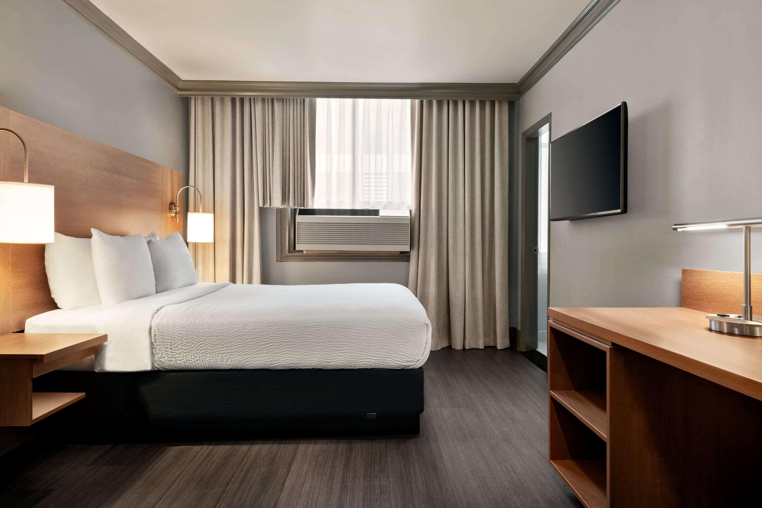 Hotel Days By Wyndham Downtown Vancouver