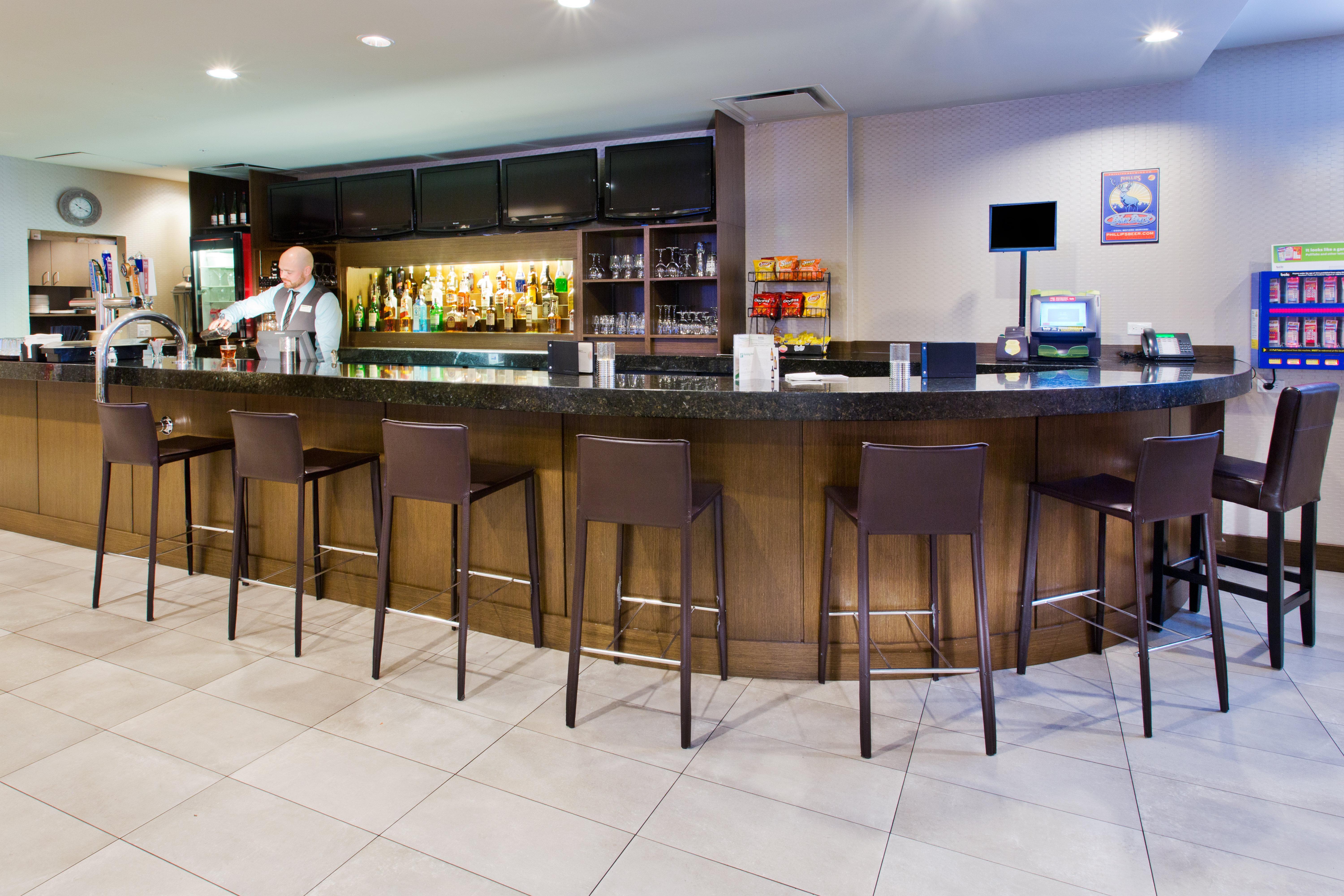 Vancouver-centre Broadway By Ihg Hotel 3*