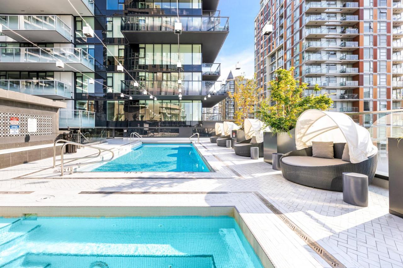 Level Downtown - Howe *