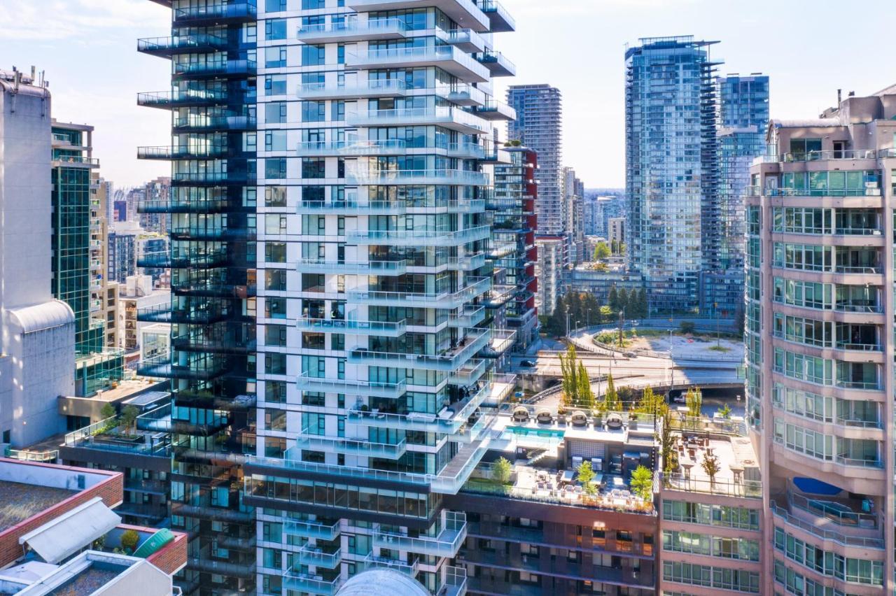 Level Downtown - Howe