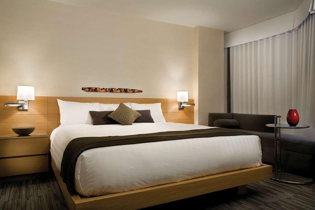 The Listel Hotel 4*