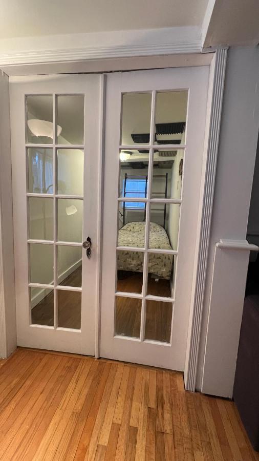 Guest house Heart Of Kitsilano Area,5 Mins Walk To Kits Beach,no Share With Other People