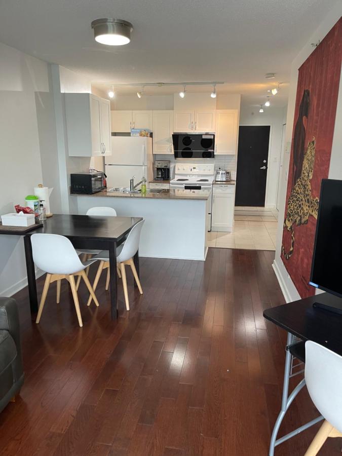 Downtown 1 Bedroom Apartment *