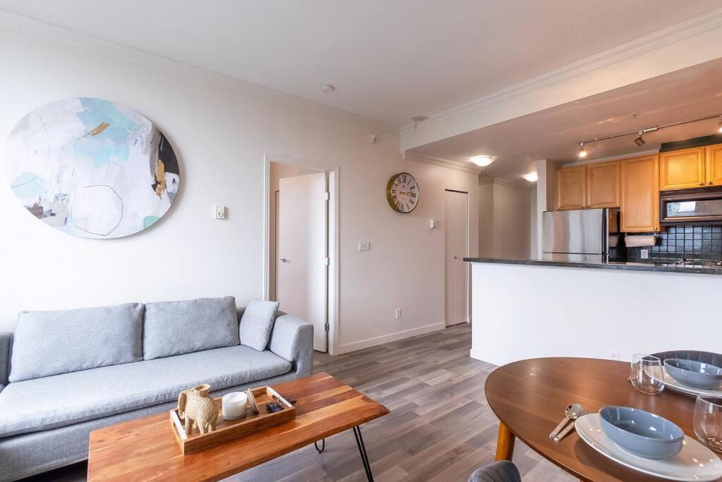 Apartment Marvelous 2 Bed In Yaletown Panoramic Views!