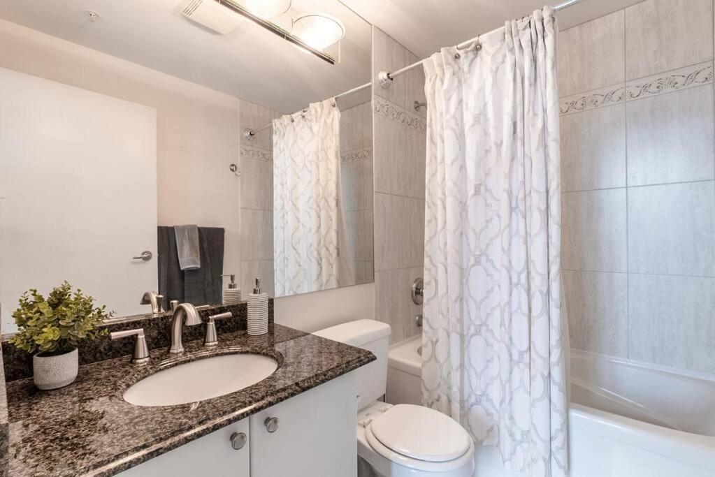 Apartment Marvelous 2 Bed In Yaletown Panoramic Views! *