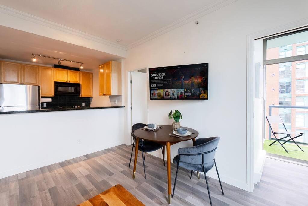 Apartment Marvelous 2 Bed In Yaletown Panoramic Views! Vancouver