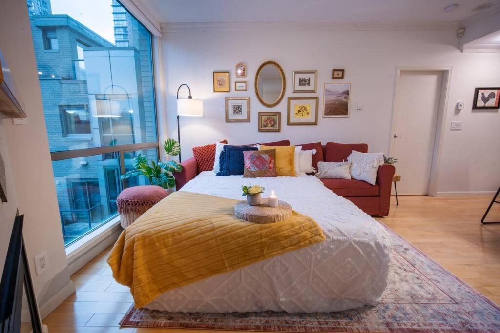 Heart Of Downtown King Suite/parkng/pool/gym/sauna Apartment