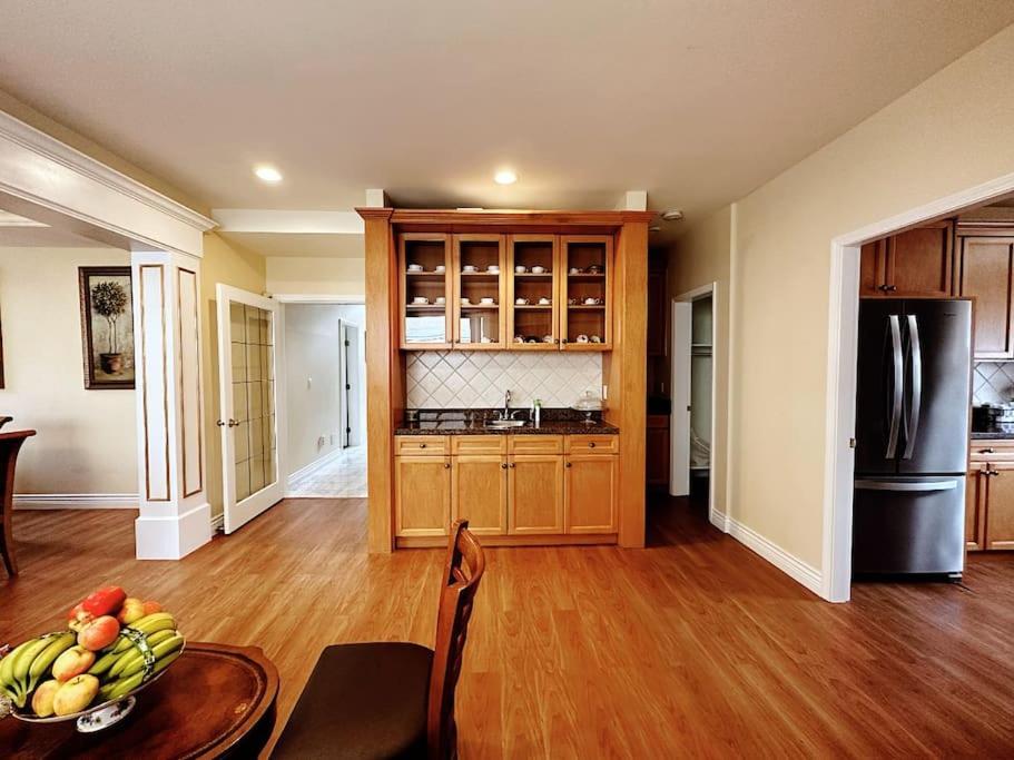 Super Cosy 8bed & 6bath In Heart Near To Airport Villa *