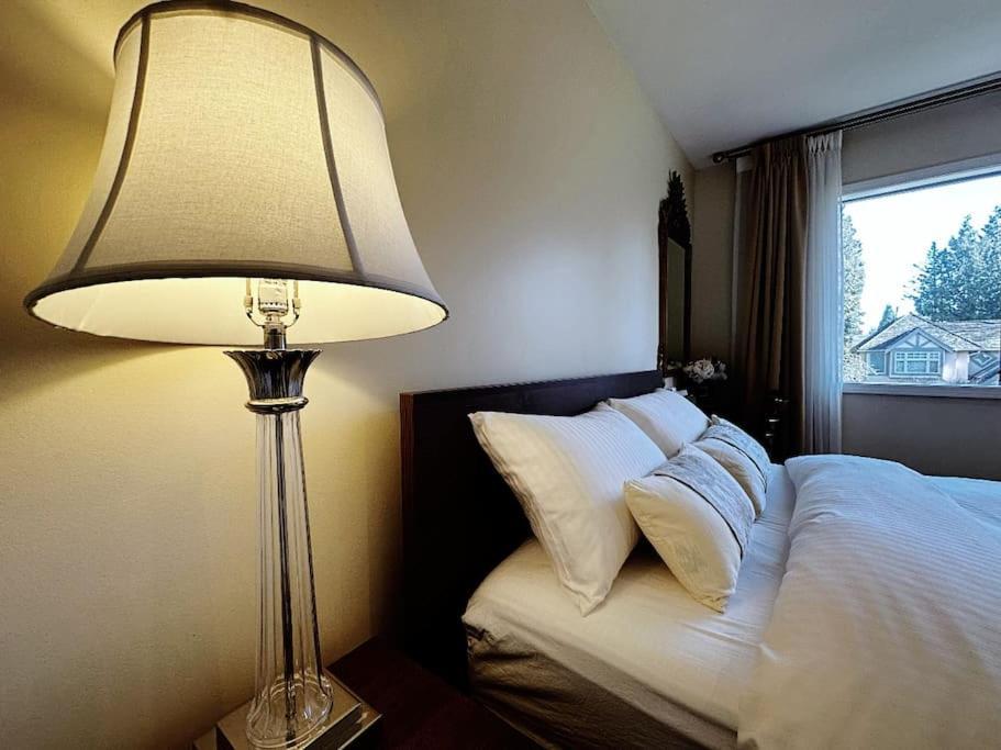 Super Cosy 8bed & 6bath In Heart Near To Airport Villa *