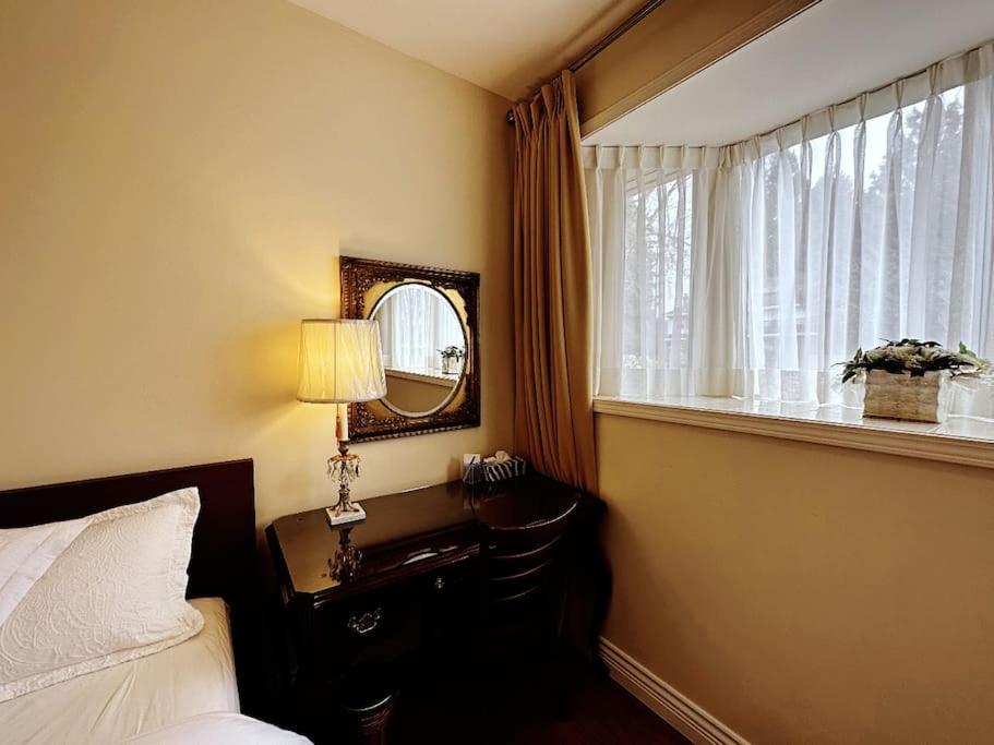Super Cosy 8bed & 6bath In Heart Near To Airport Villa