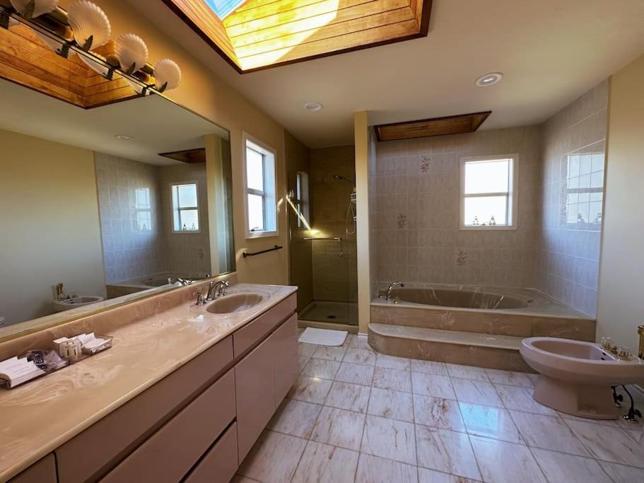 Villa Super Cosy 8bed & 6bath In Heart Near To Airport Vancouver