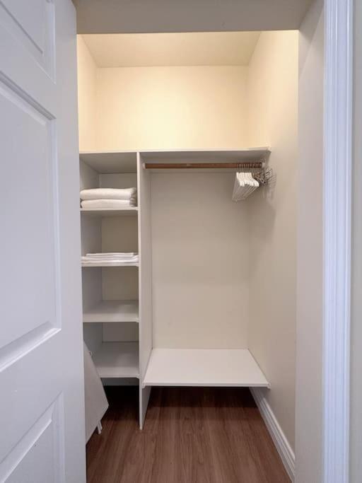 Super Cosy 8bed & 6bath In Heart Near To Airport Vancouver