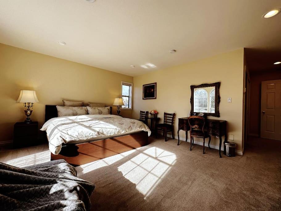Villa Super Cosy 8bed & 6bath In Heart Near To Airport *