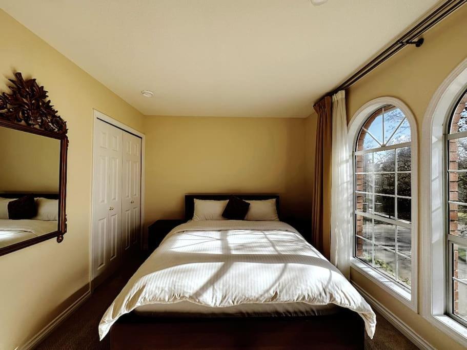 Villa Super Cosy 8bed & 6bath In Heart Near To Airport