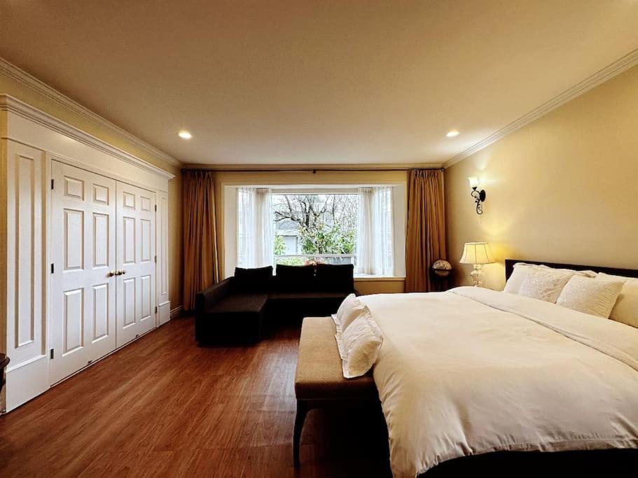 Super Cosy 8bed & 6bath In Heart Near To Airport Vancouver