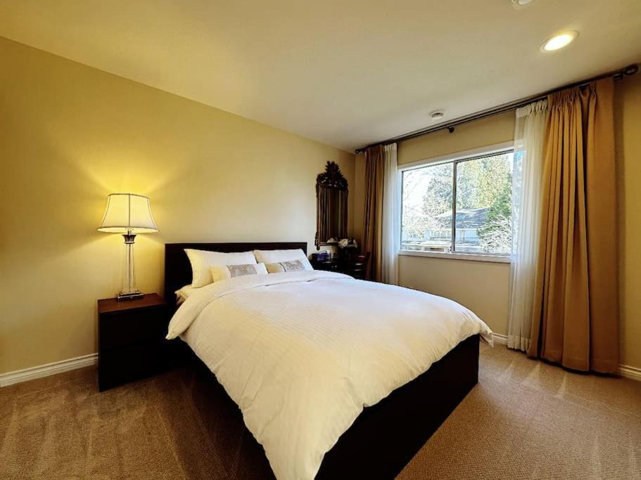 Villa Super Cosy 8bed & 6bath In Heart Near To Airport