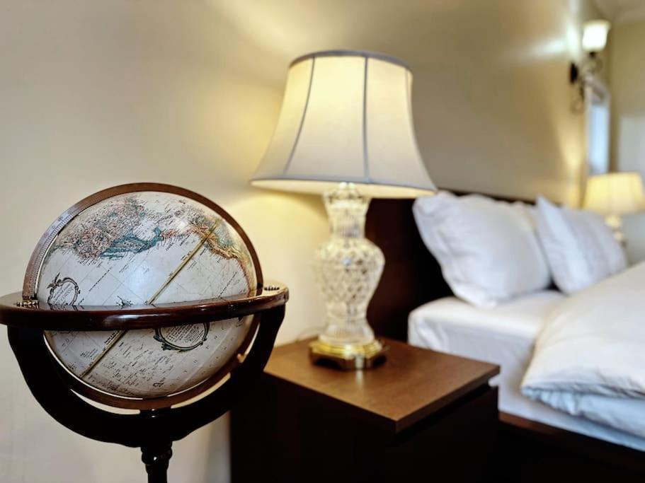 Villa Super Cosy 8bed & 6bath In Heart Near To Airport