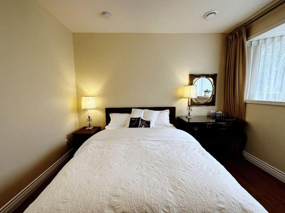 Villa Super Cosy 8bed & 6bath In Heart Near To Airport Vancouver