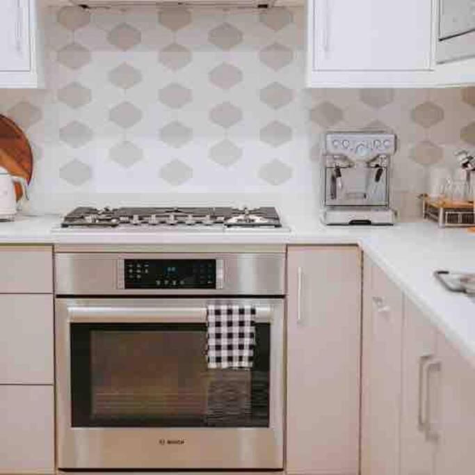 A Gentle Hideaway In The Urban Forest West End Downtown Apartment *
