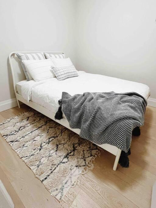 A Gentle Hideaway In The Urban Forest West End Downtown Vancouver