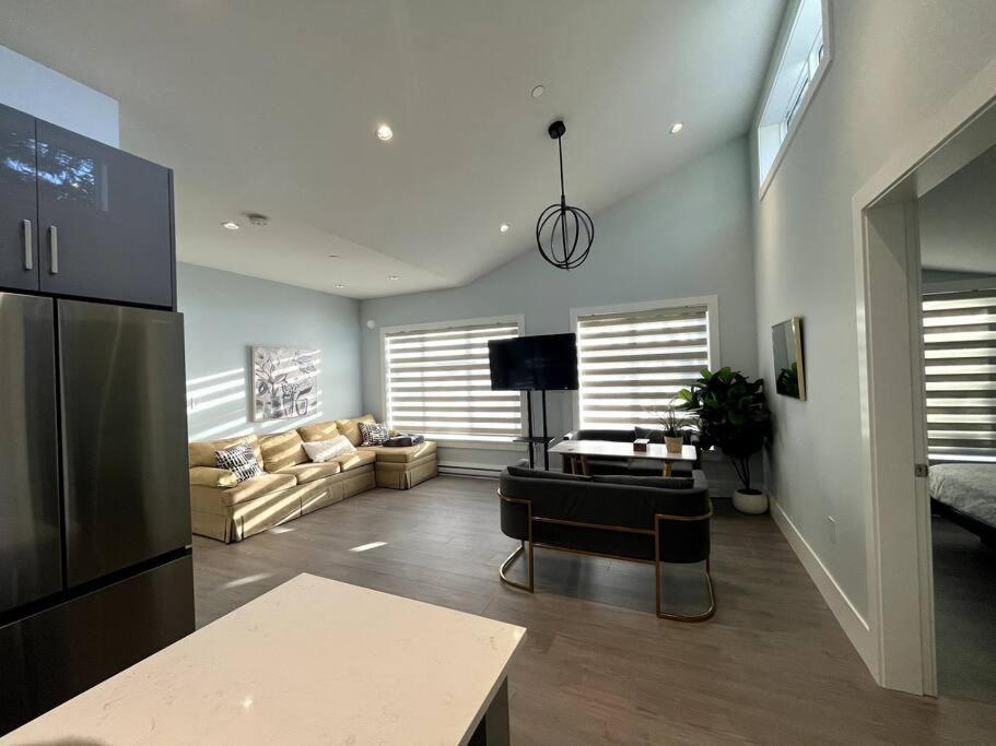 Entire Brand New 3 Bed 2 Bath Holiday home Vancouver