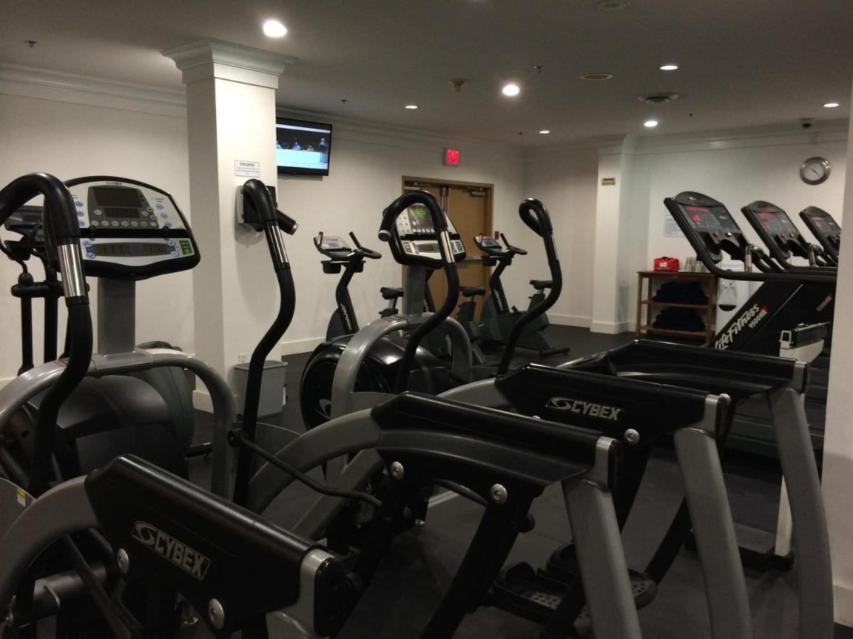 Hotel Century Plaza 3*