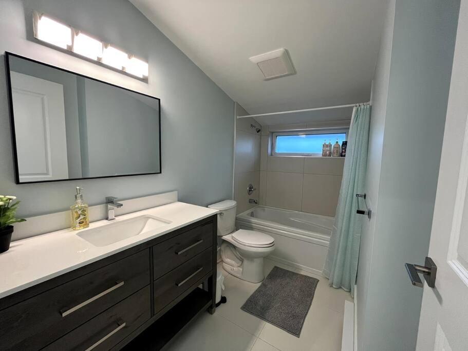 Entire Brand New 3 Bed 2 Bath Vancouver