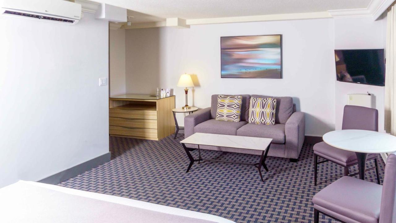 Hotel Century Plaza 3*