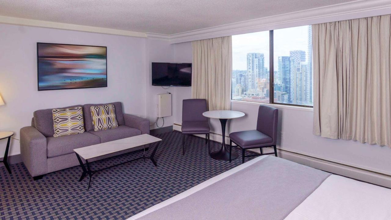 Hotel Century Plaza 3*