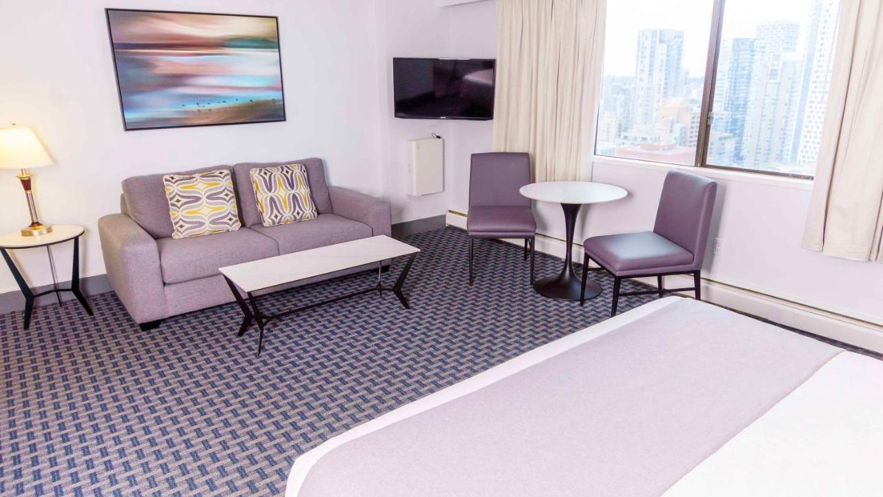 Century Plaza 3*