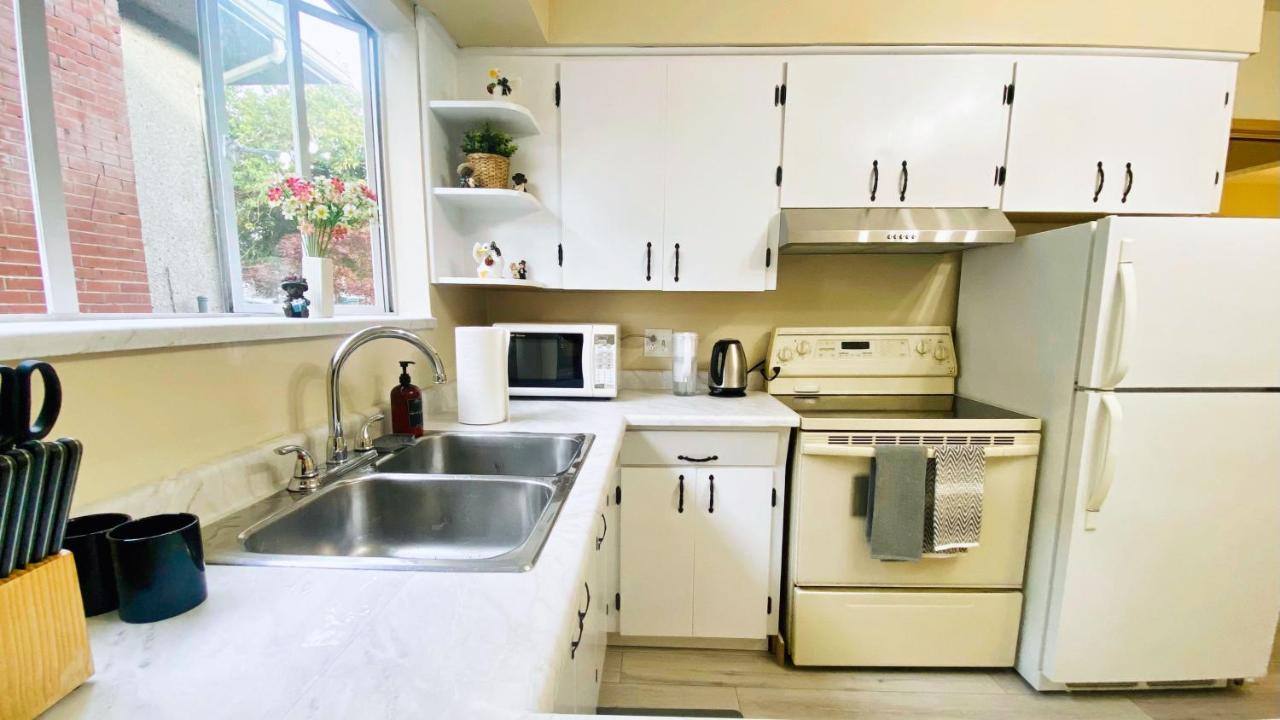 Spacious 15mins To Downtown Apartment