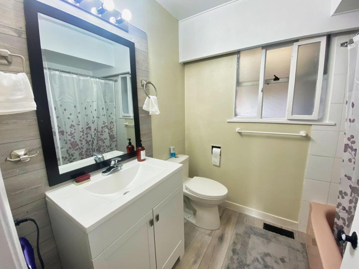 Spacious 15mins To Downtown Apartment Vancouver