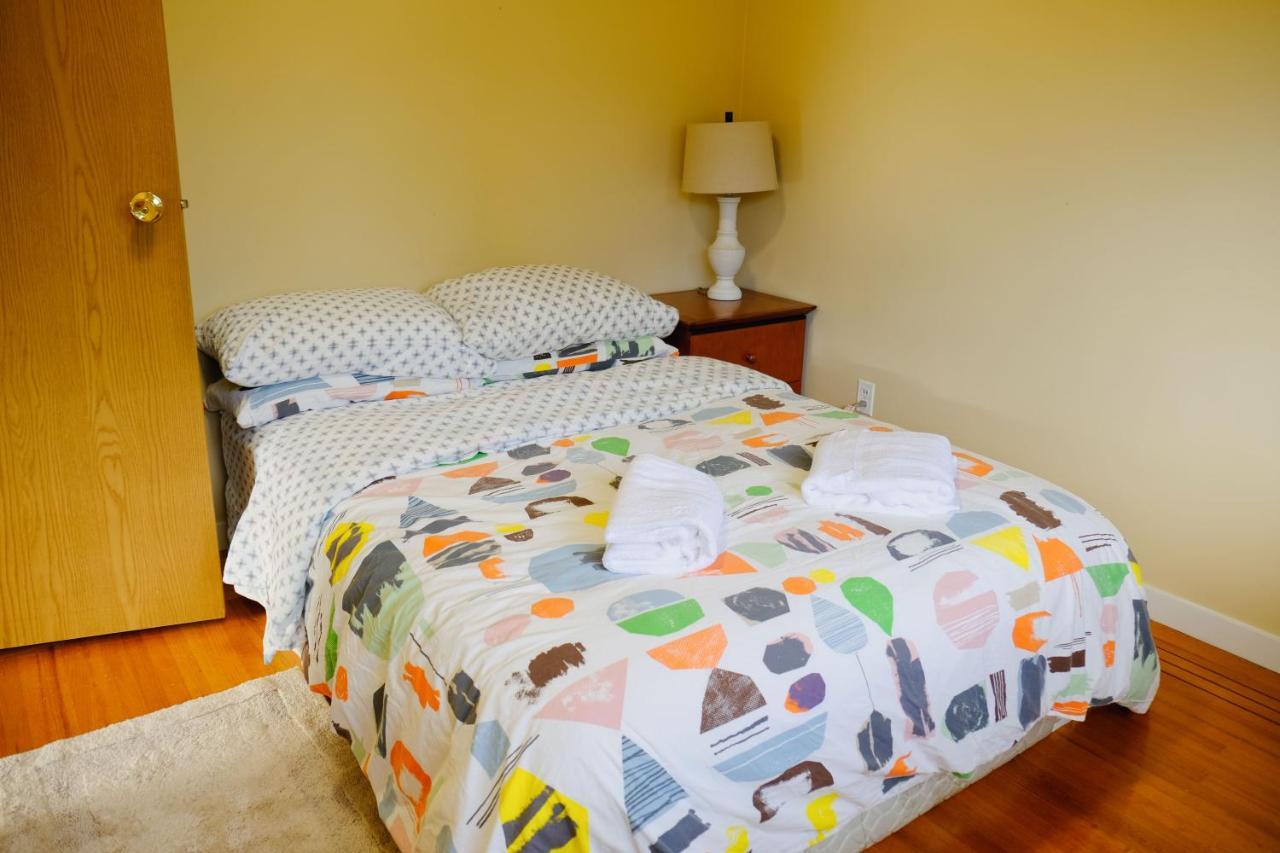 Spacious 15mins To Downtown Apartment
