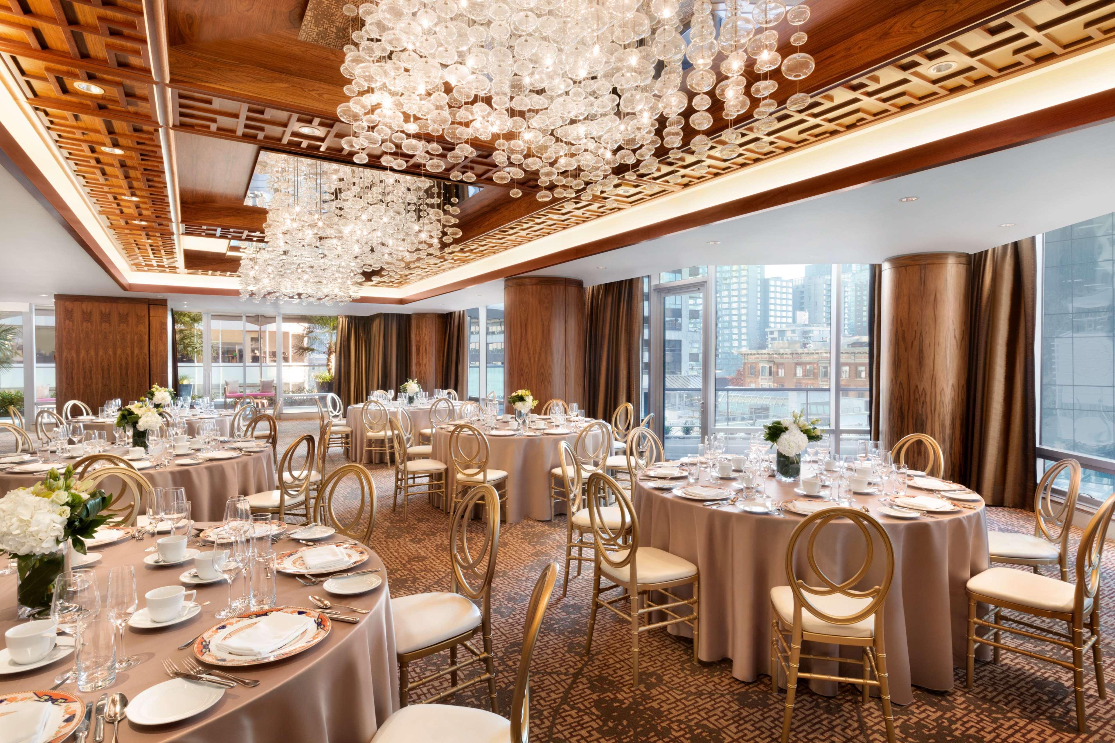 Shangri-la Hotel 5*