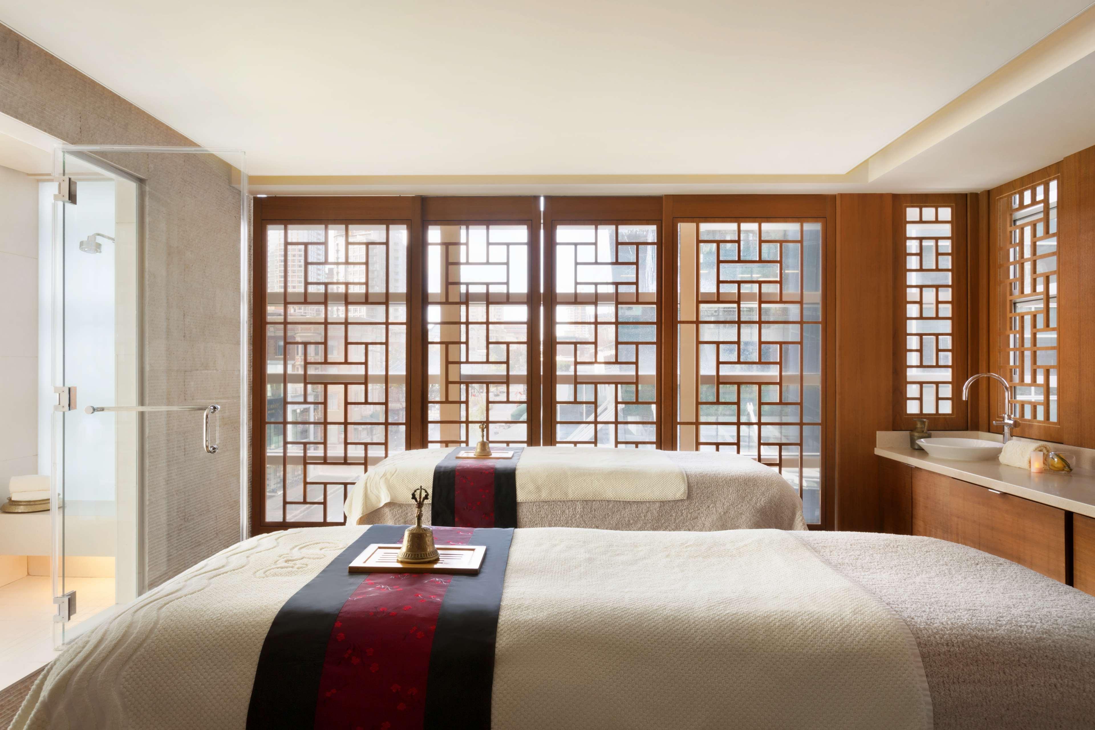 Shangri-la Hotel