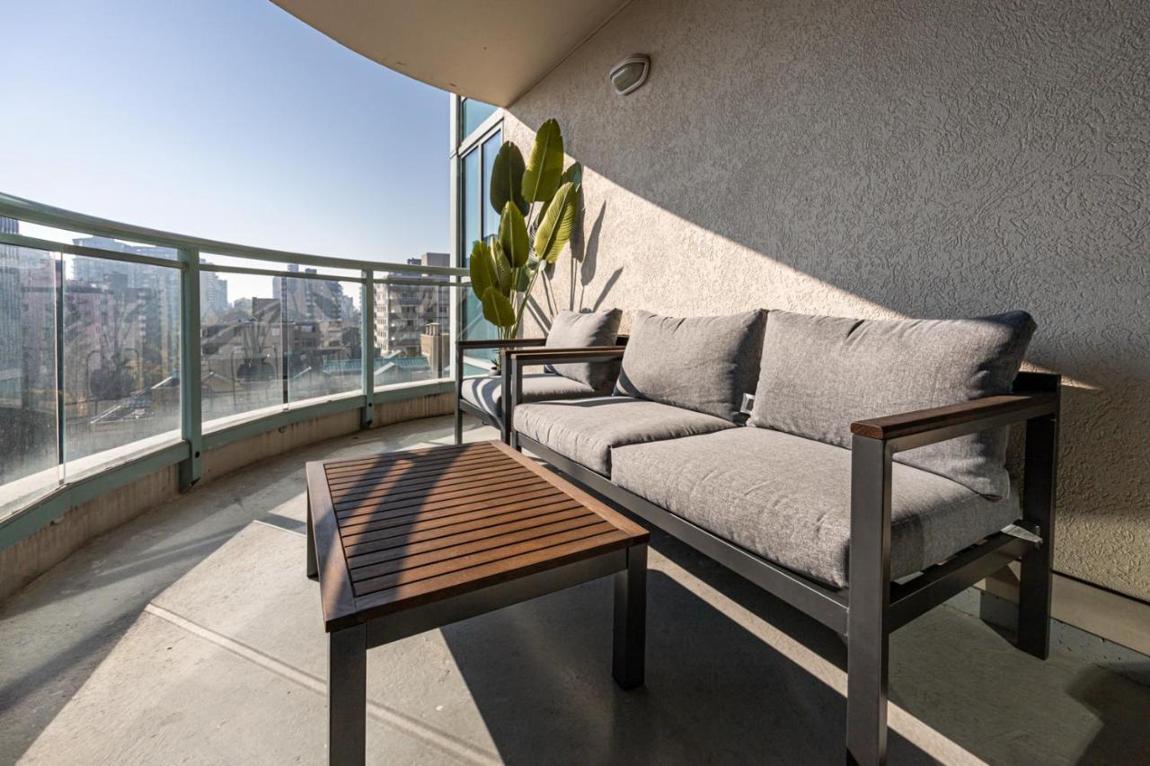 Amazing Location - 2bdrm/2bath - Right On Robson Apartment Vancouver