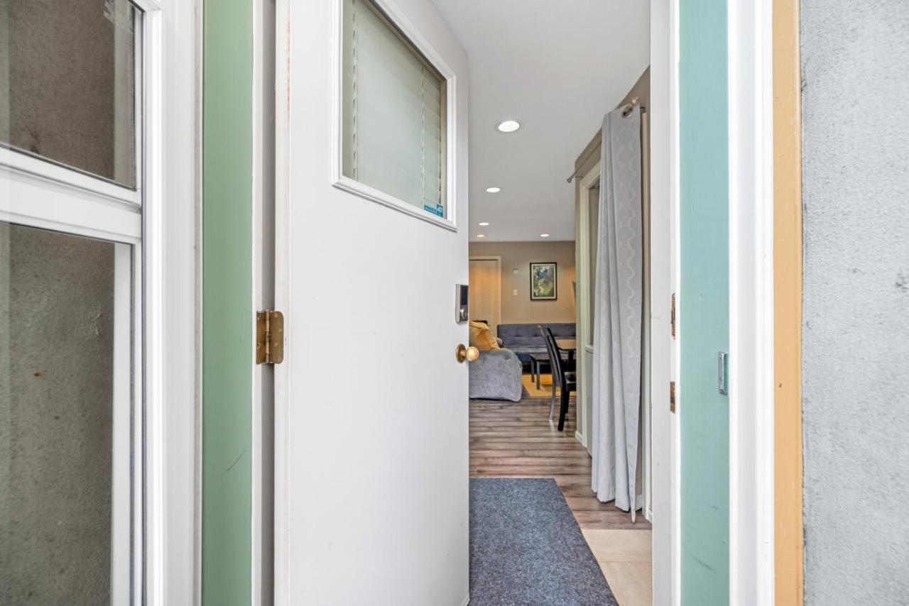 Holiday home Exquisite Sublevel Retreat In West *
