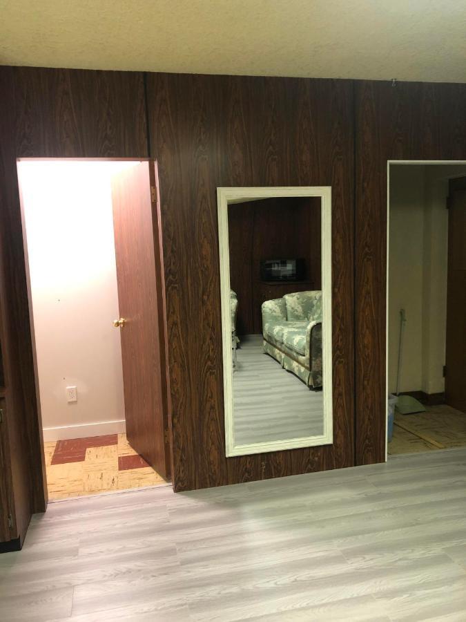 Cozy Guest Close To Downtown Sights & Subway Station Homestay Vancouver
